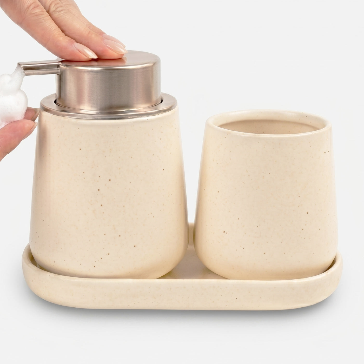 Modern three-piece recycled-ceramic foaming bathroom set